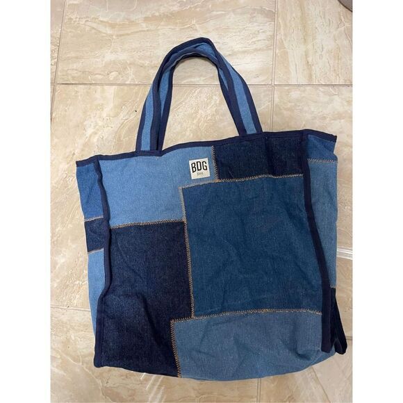 New Urban Outfitters PATCHWORK DENIM TOTE BAG IN INDIGO - Picture 4 of 6